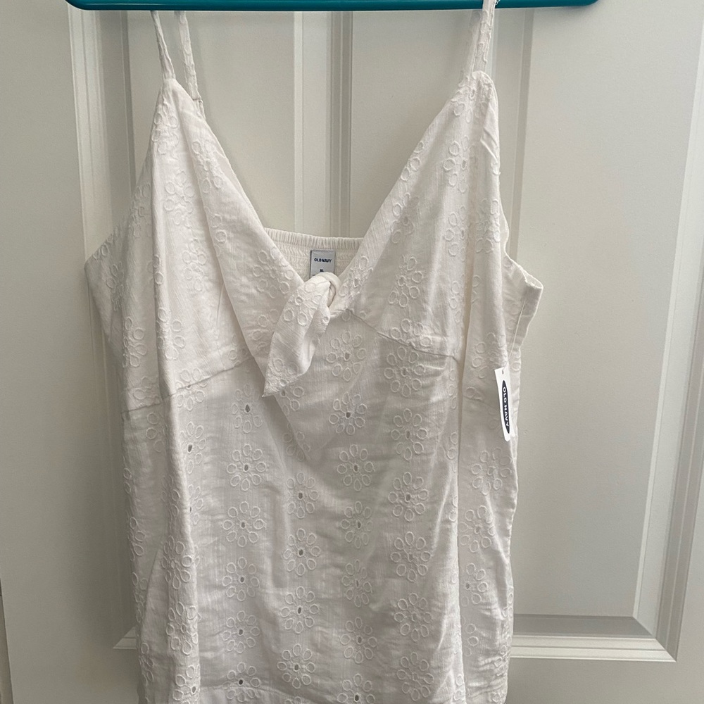 Women’s old navy white tank top